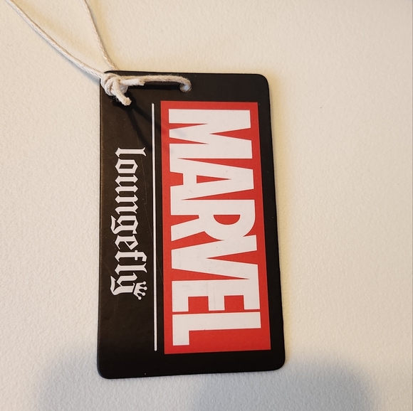 Captain Marvel Loungefly Wallet - Picture 4 of 9